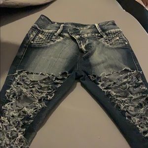 Distress skinny jeans